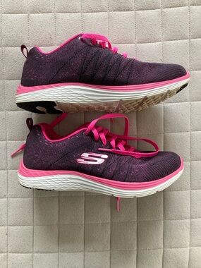 Skechers Women's Pink and Purple Athletic Sneakers - Size 7.5